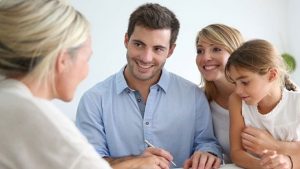 Evlat Edinme Davalarına Kim Bakar?